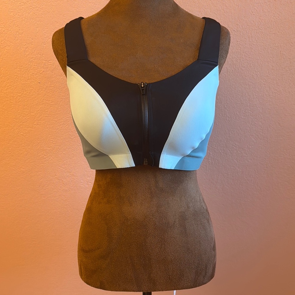 Victoria's Secret Black and Green Sports Bra for High Impact (New without tags)